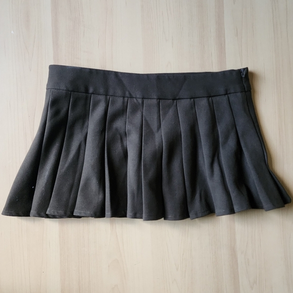 With Jean Jade Y2K Dark Brown Pleated Mini Skirt Size XS - Picture 8 of 13